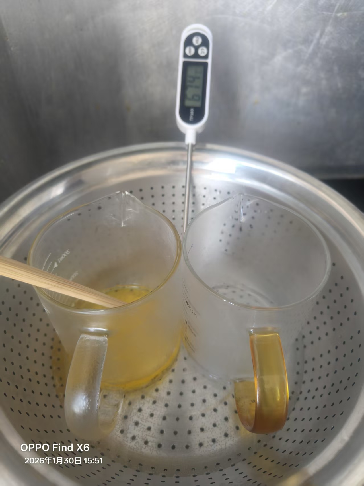 手工护手霜制作过程(搅拌)